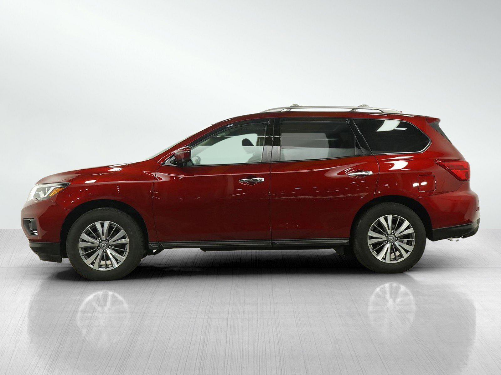 Used 2019 Nissan Pathfinder SL with VIN 5N1DR2MM8KC621029 for sale in Minneapolis, Minnesota