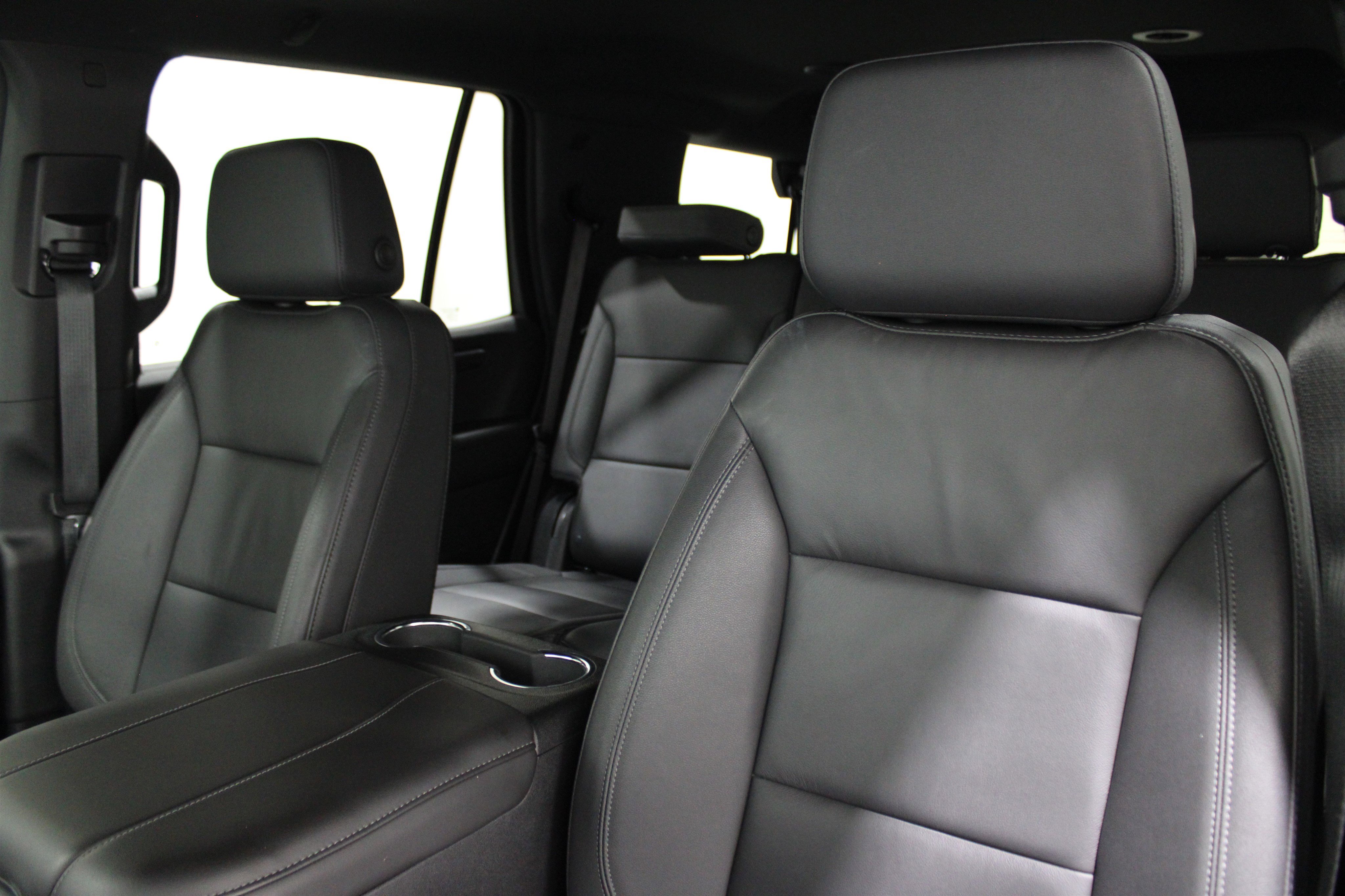 2025 Chevrolet Tahoe Z71 photo 4