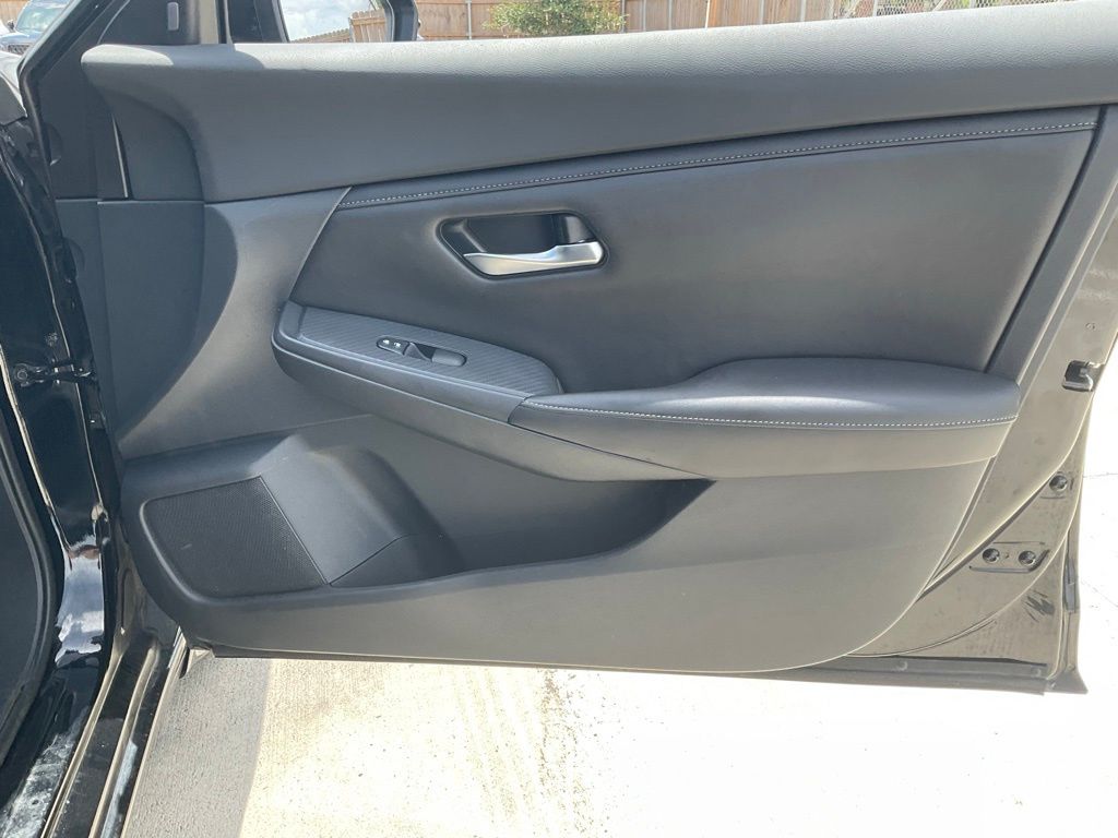 2020 Nissan Sentra SV photo 11