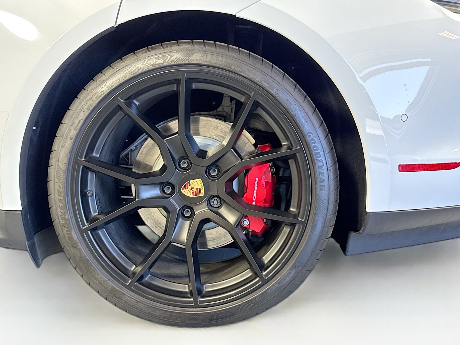2025 Porsche Taycan 4S photo 24
