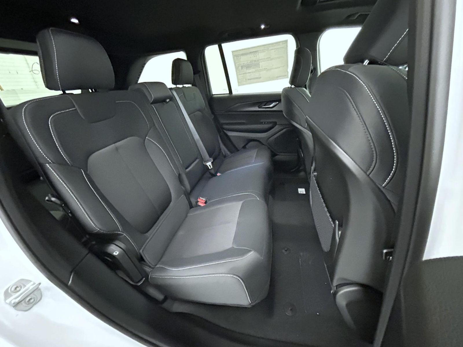 2025 Jeep Grand Cherokee Laredo X photo 16