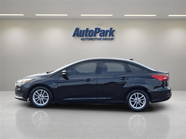 2017 Ford Focus SE photo 4