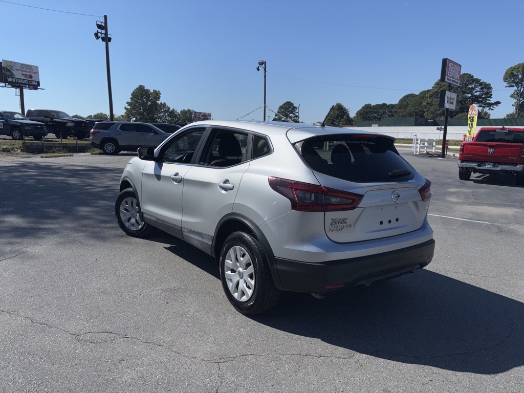 2020 Nissan Rogue Sport S photo 3
