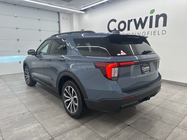 2025 Ford Explorer ST-Line photo 6