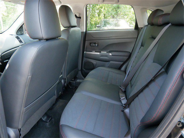 2025 Mitsubishi Outlander Sport SE photo 4