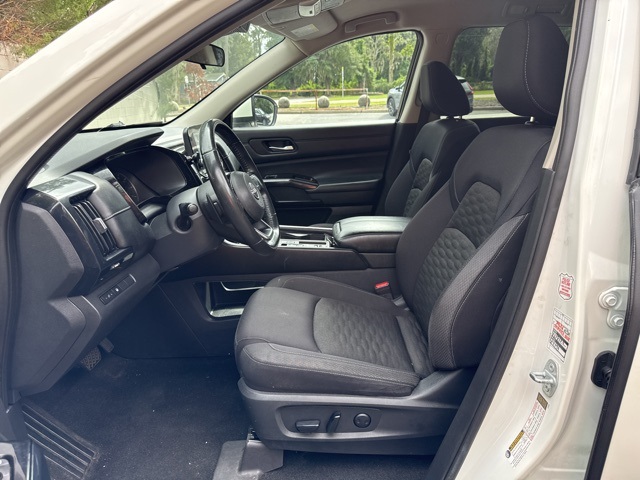 2022 Nissan Pathfinder SV photo 6