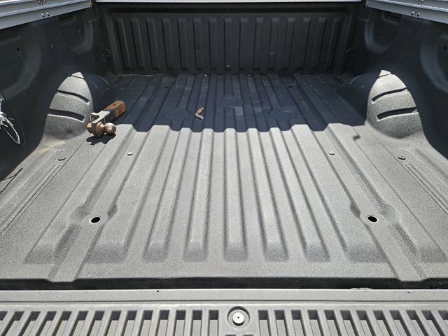 2024 Nissan Titan SV photo 19