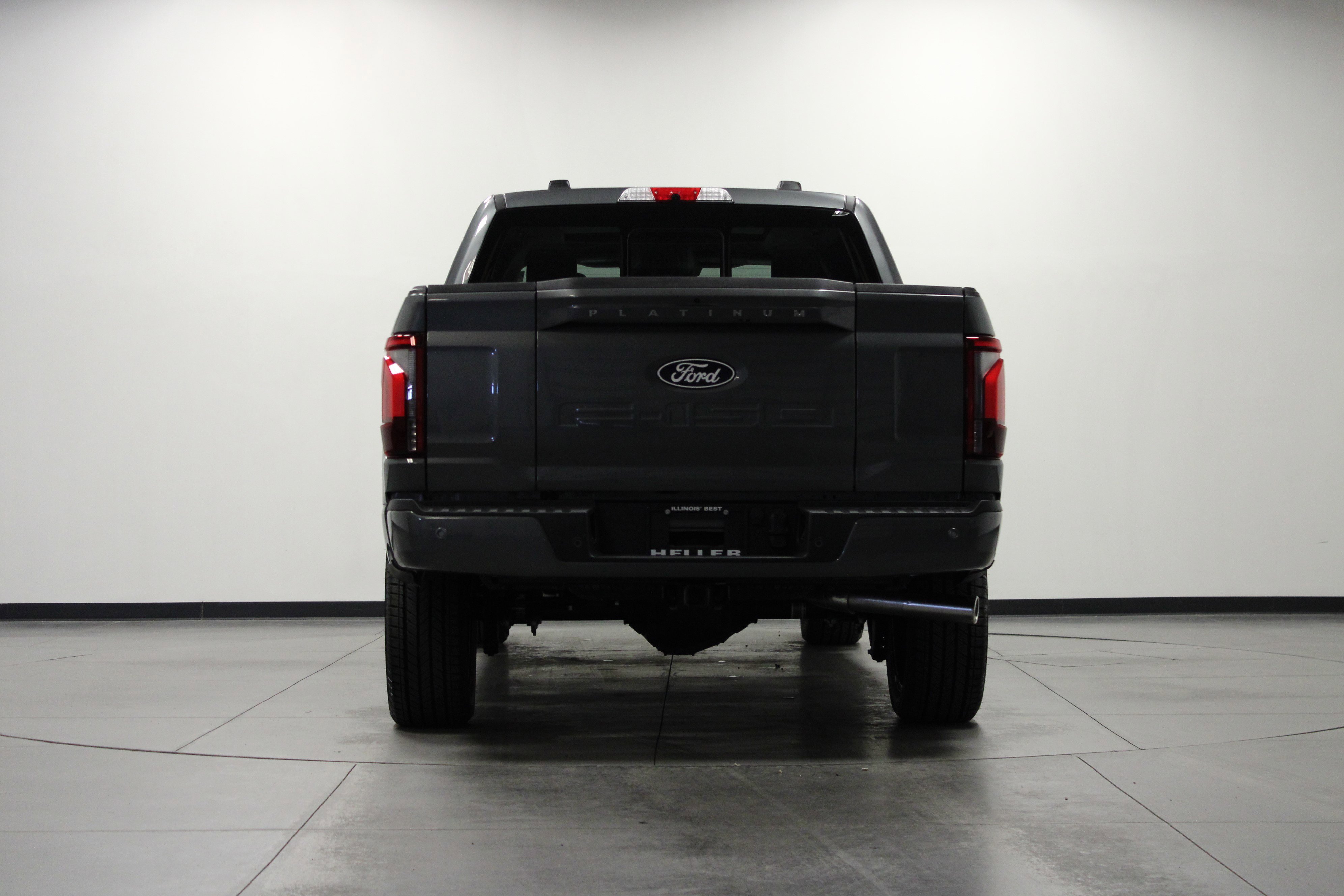2025 Ford F-150 Platinum photo 4