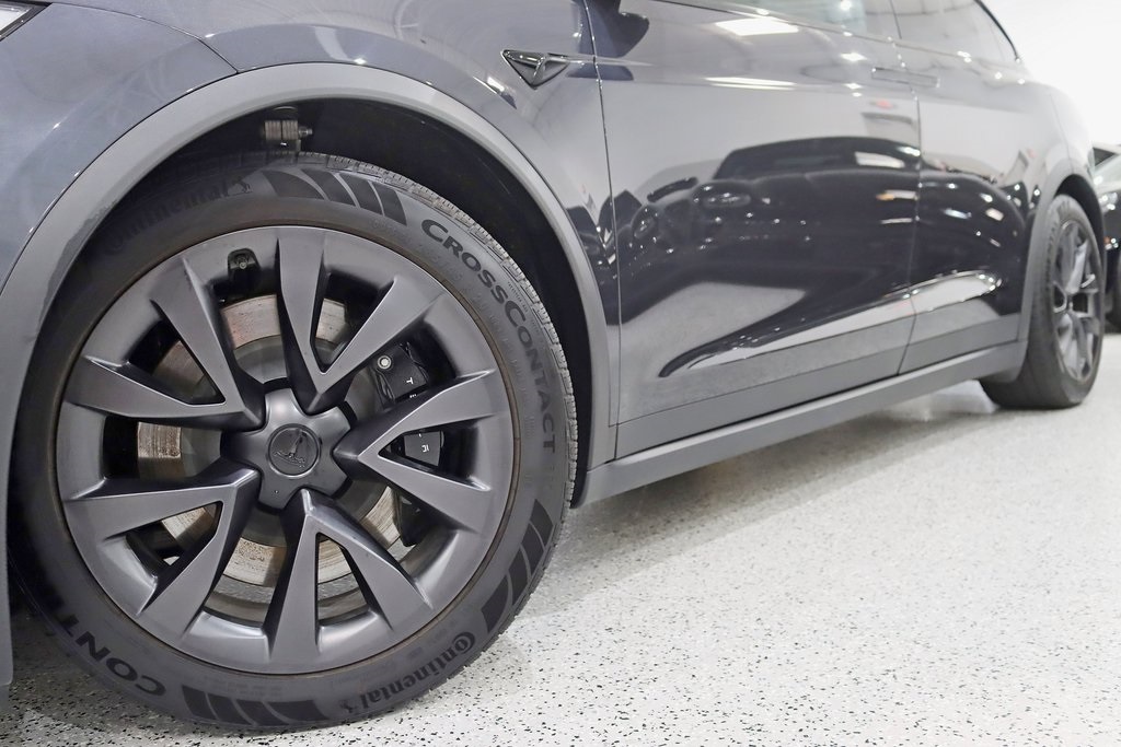2025 Tesla Model X photo 2