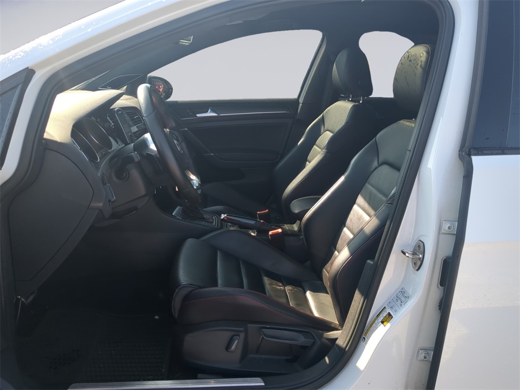 2019 Volkswagen Golf GTI SE photo 10