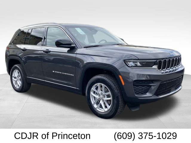 2025 Jeep Grand Cherokee Laredo's photo