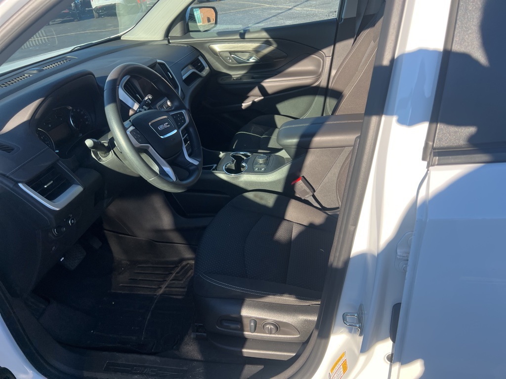 2023 GMC TERRAIN - Image 5