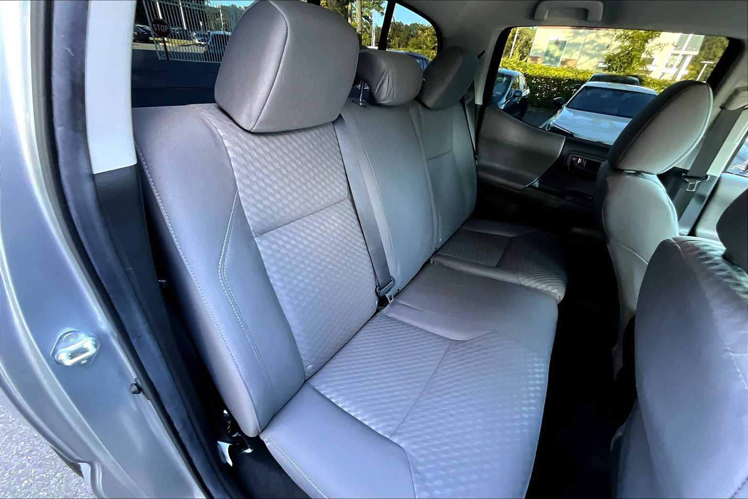 2023 Toyota Tacoma SR 4x4 photo 19
