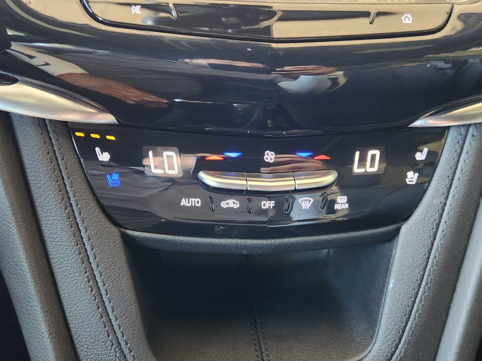 2025 Cadillac XT6 Sport photo 13