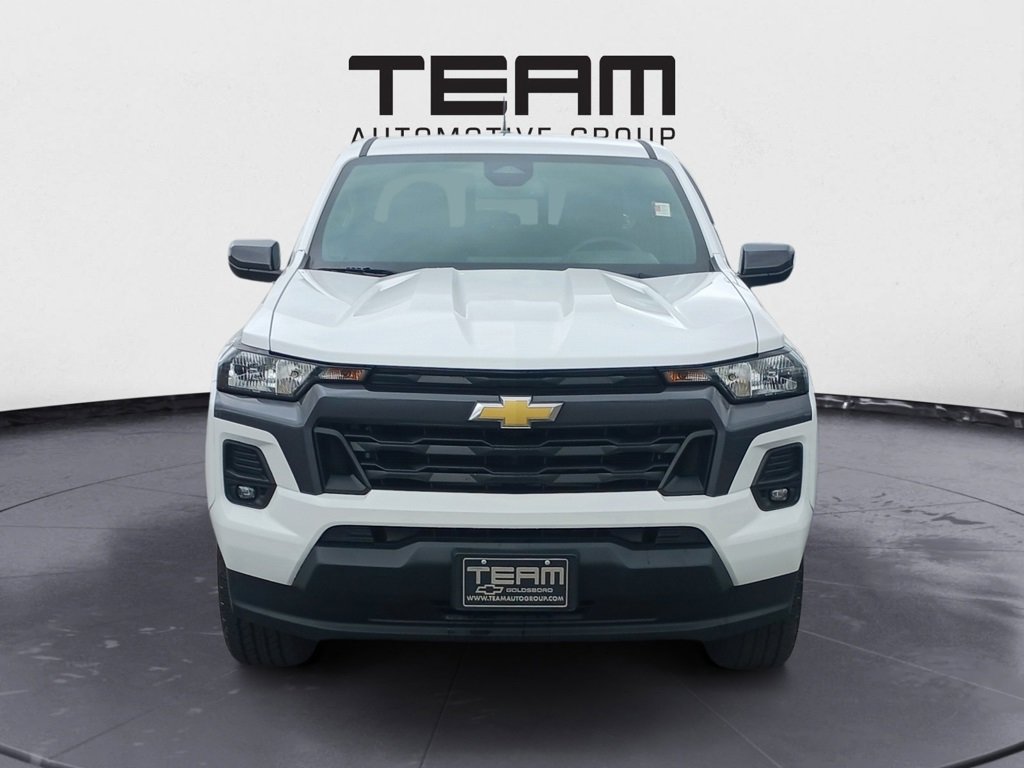 2023 Chevrolet Colorado LT photo 2