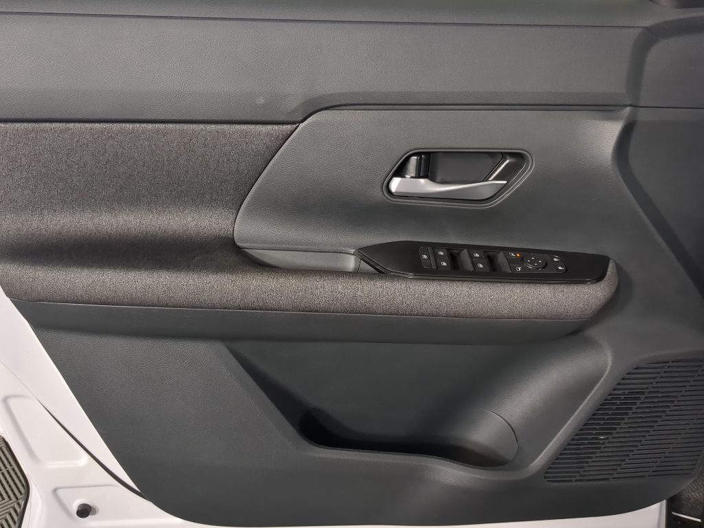 2026 Nissan Kicks SV photo 10