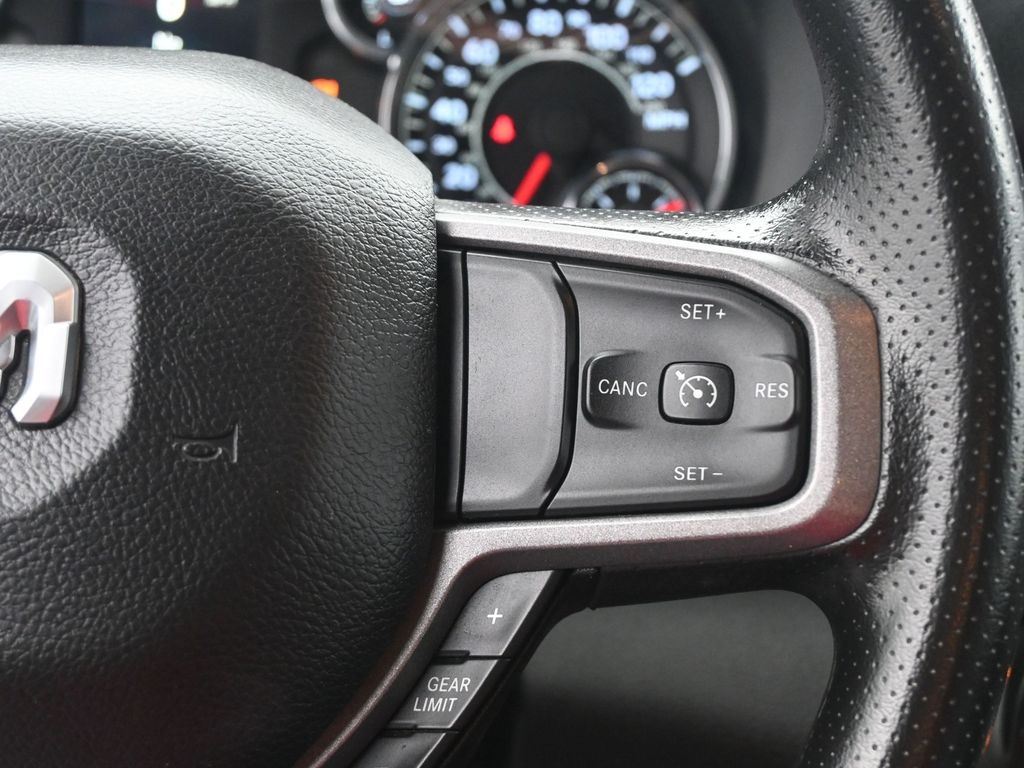 2024 Ram 1500 Tradesman photo 2