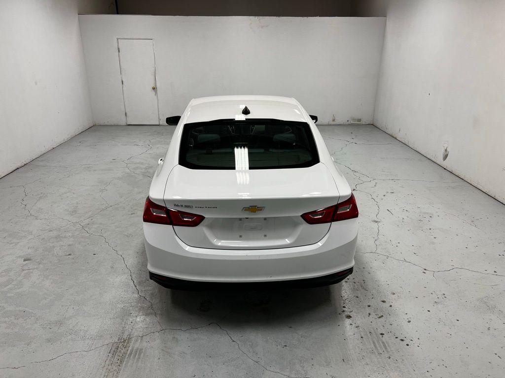 2020 Chevrolet Malibu LS photo 2