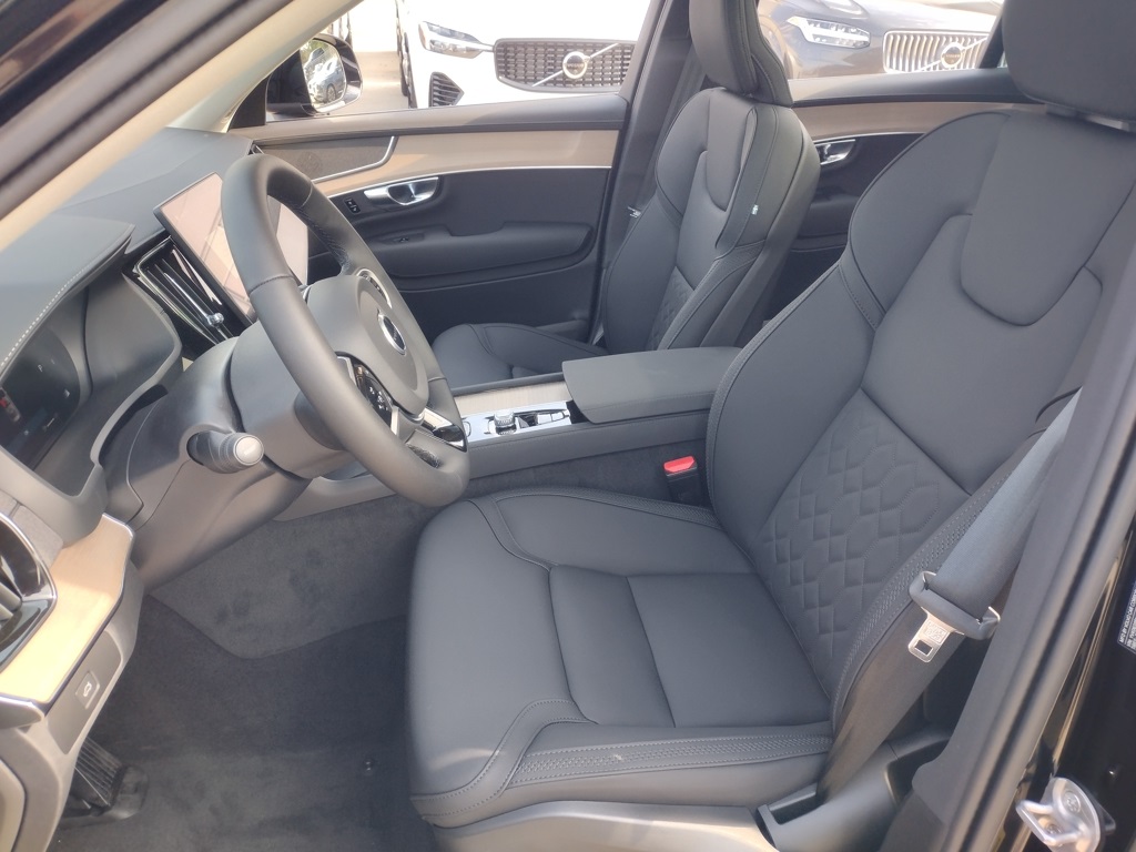 2025 VOLVO XC90 - Image 11