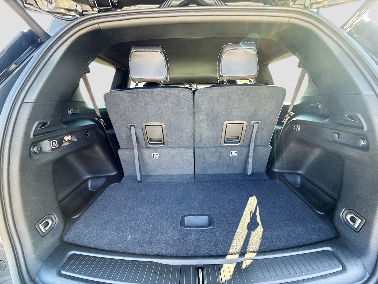 2025 Jeep Grand Cherokee Laredo Altitude photo 28