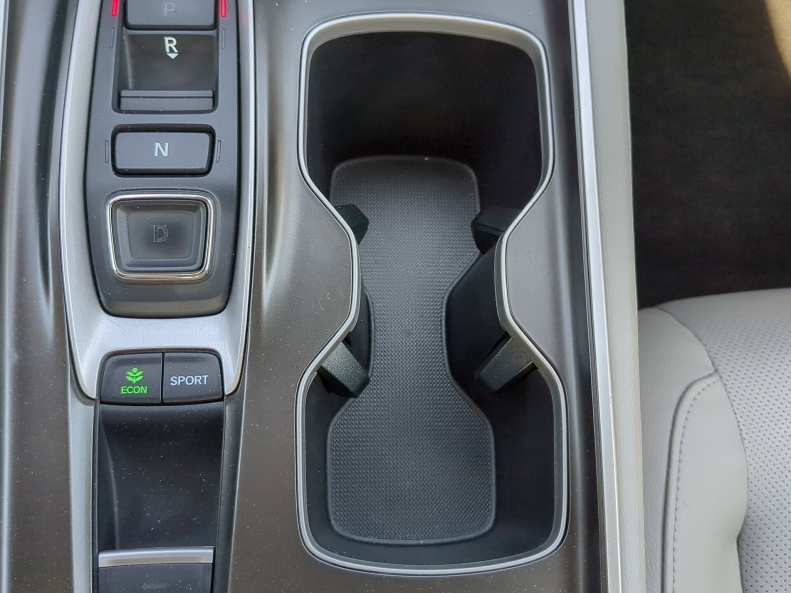 2018 Honda Accord Touring 2.0T photo 11
