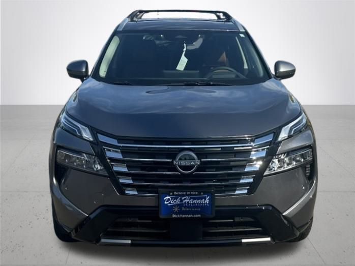 2026 Nissan Rogue Platinum photo 3