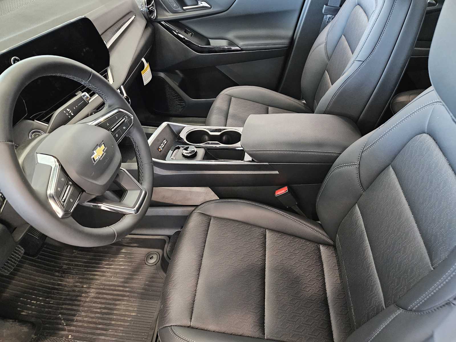 2026 Chevrolet Equinox photo 8