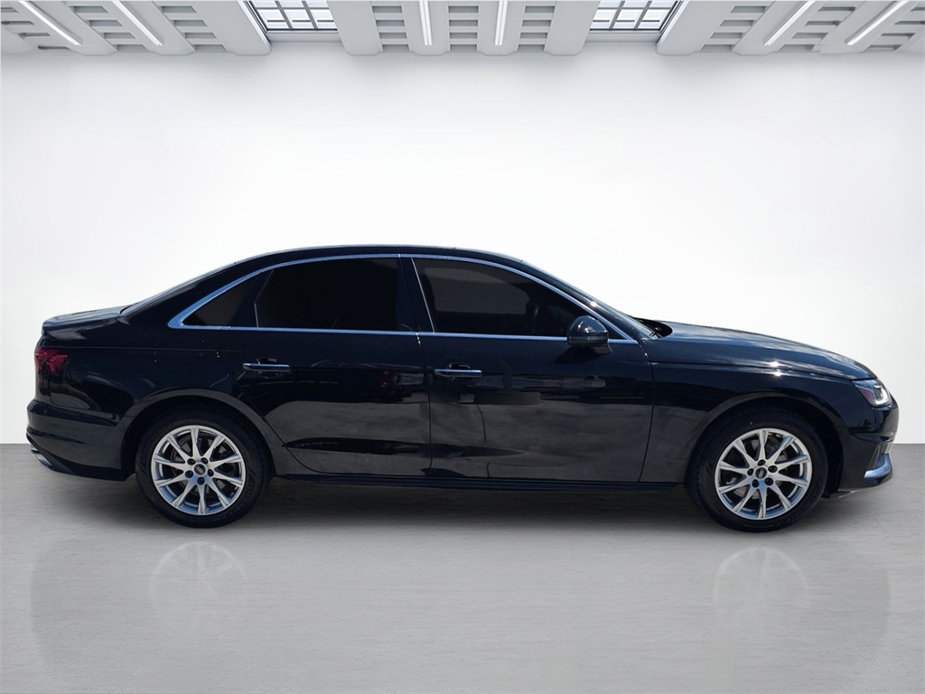 2022 Audi A4 40 Premium Quattro photo 2