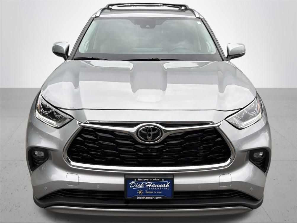 2024 Toyota Highlander Platinum photo 3