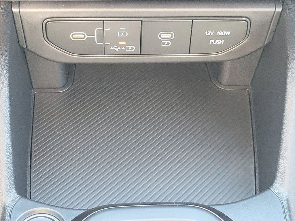 2025 Kia K4 LXS photo 21
