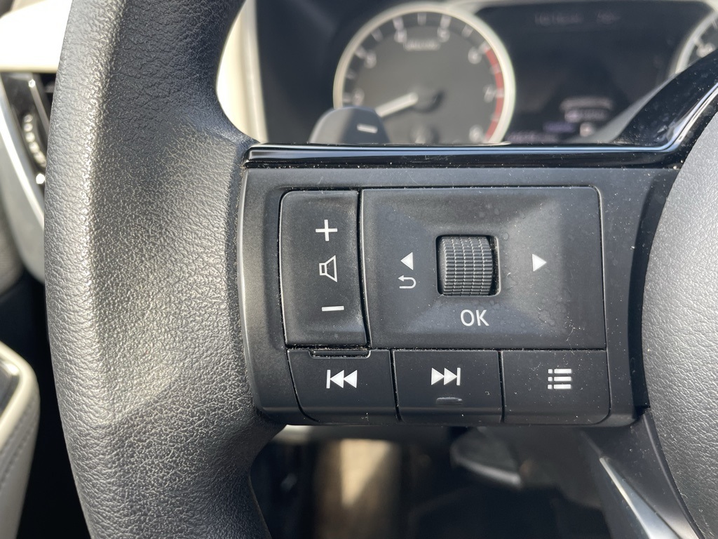 2021 Nissan Rogue SV photo 9