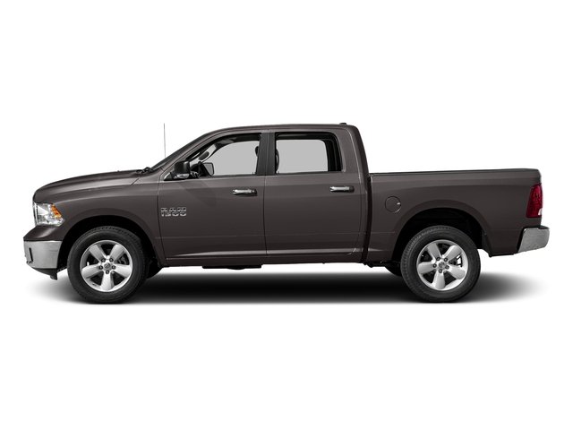 2017 Ram 1500 SLT photo 3