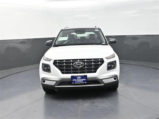 2025 Hyundai Venue Limited photo 3
