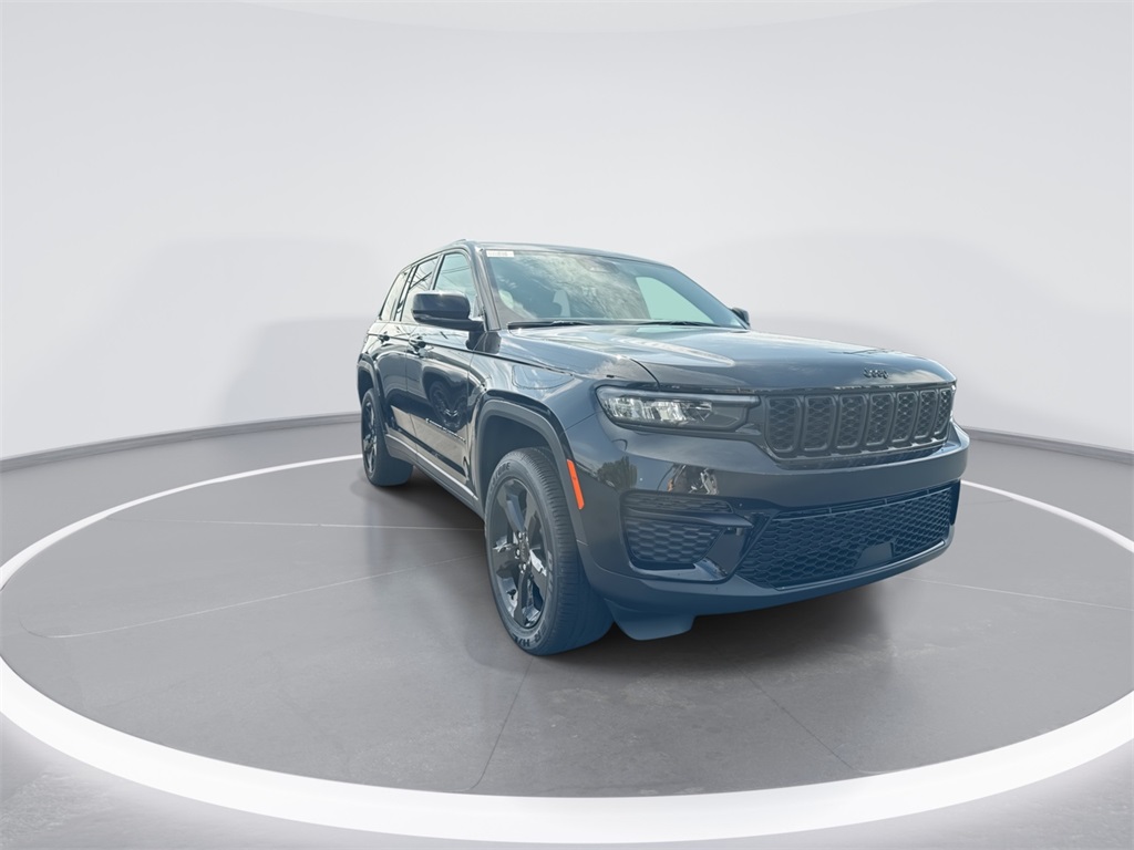 2025 Jeep Grand Cherokee Altitude photo 2