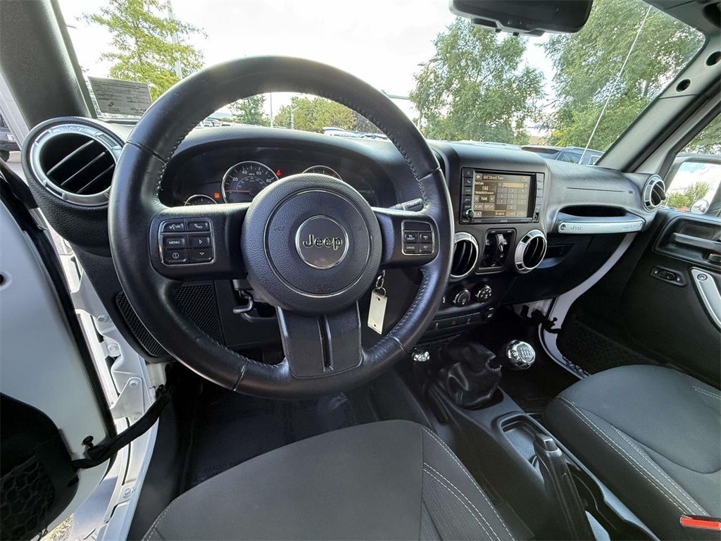 2017 Jeep Wrangler Unlimited Sahara photo 2