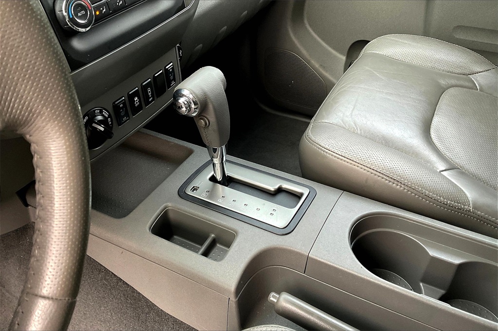 2019 Nissan Frontier SL photo 15