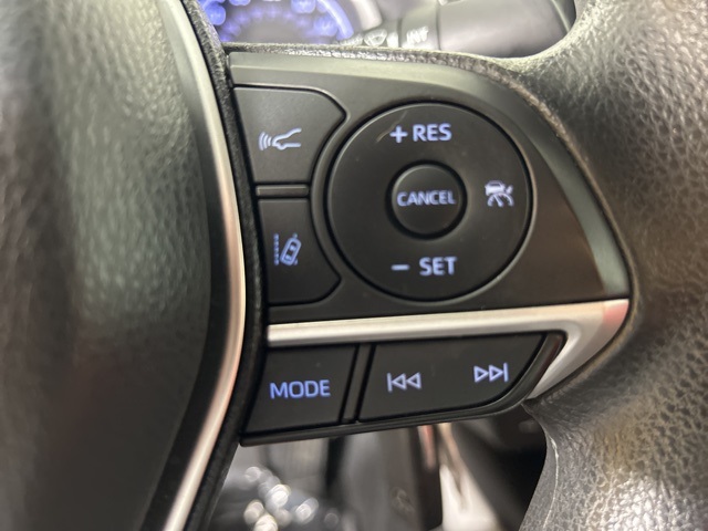 2022 Toyota Camry LE photo 22