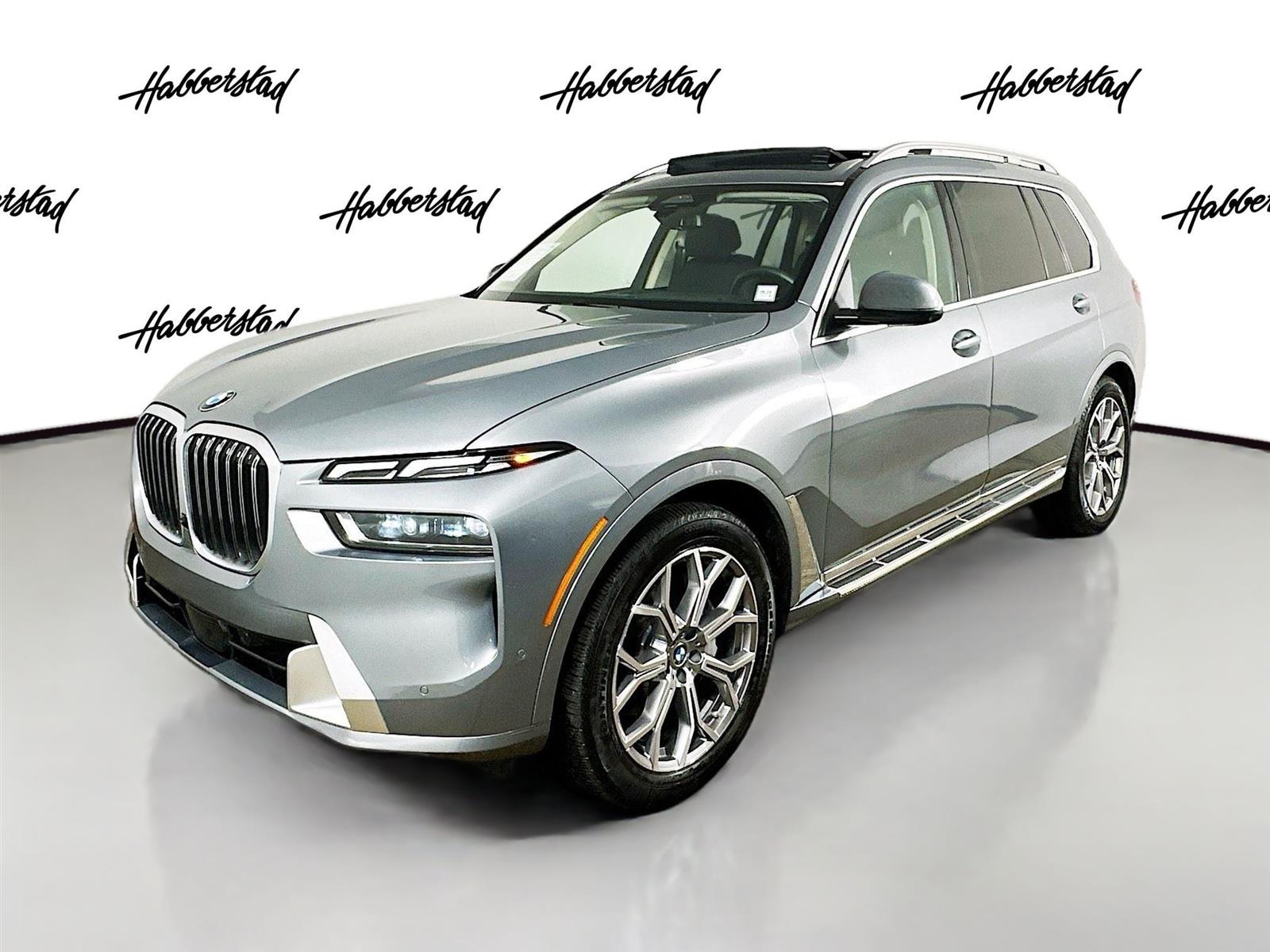 Used 2024  BMW xDrive40i image 1
