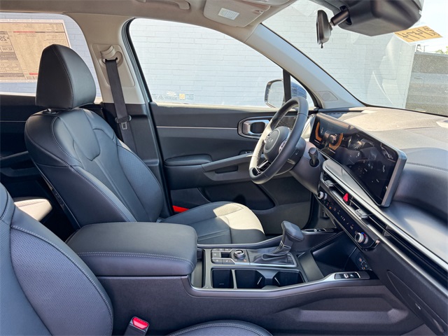 2025 Kia Sorento S photo 19