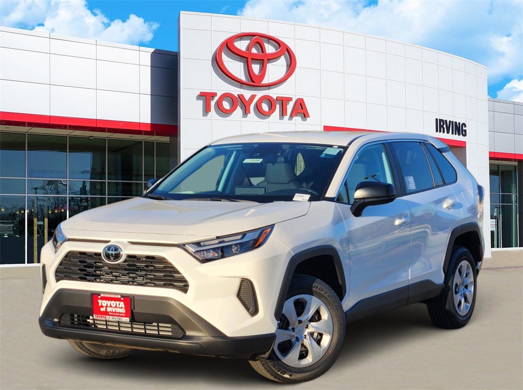 2025 Toyota RAV4 LE's photo