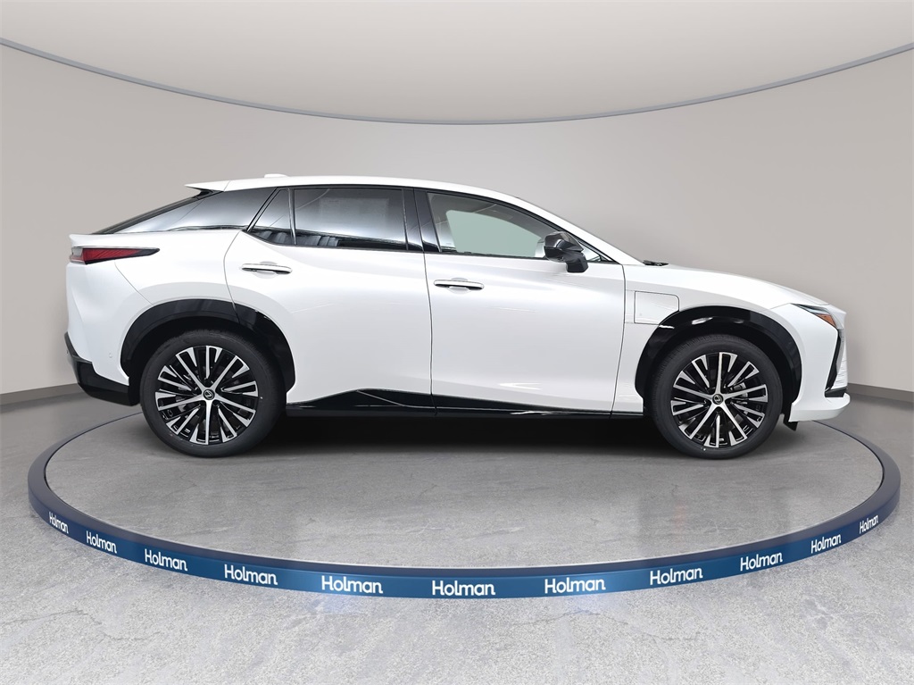 2026 Lexus RZ 450e Premium photo 4