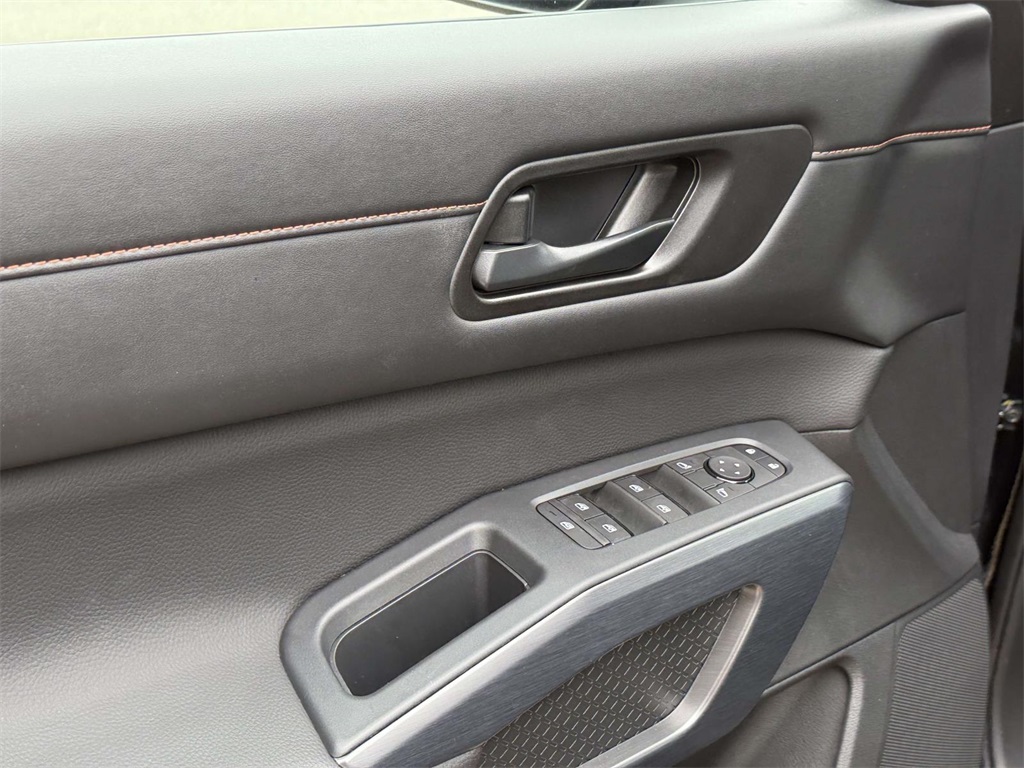 2025 Nissan Pathfinder Rock Creek photo 23