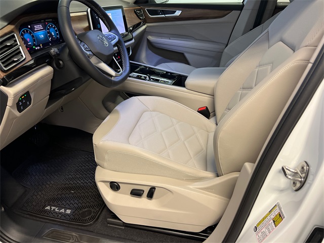 2026 Volkswagen Atlas SE Technology photo 7