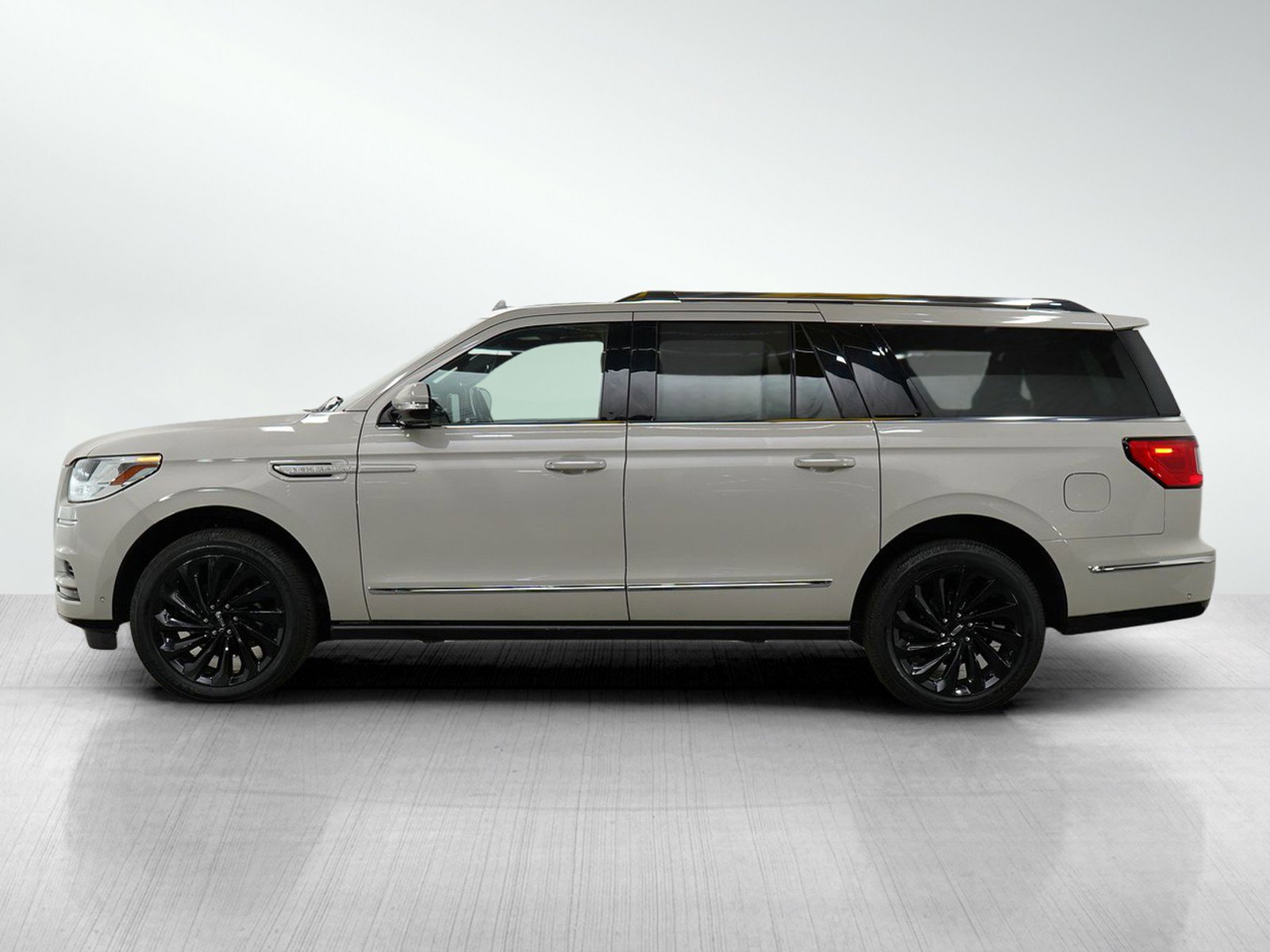 Used 2021 Lincoln Navigator Reserve L with VIN 5LMJJ3LT6MEL16951 for sale in Burnsville, Minnesota