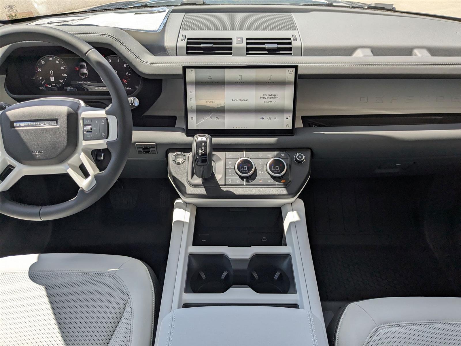2025 Land Rover Defender 110 S photo 27