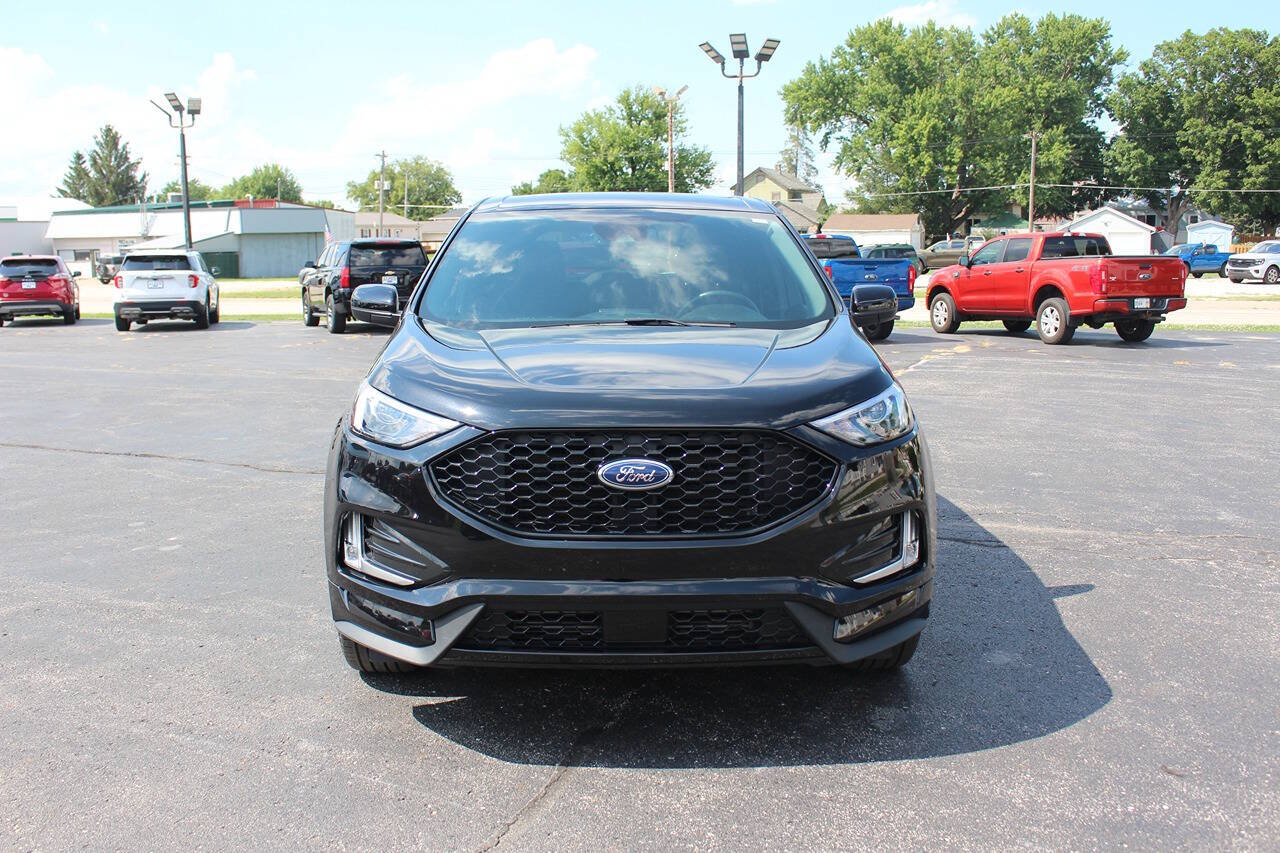 2024 Ford Edge ST photo 5