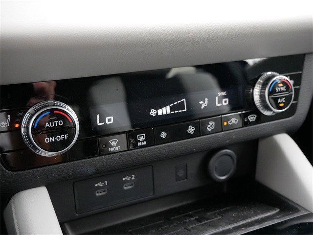 2025 Mitsubishi Outlander SE photo 15
