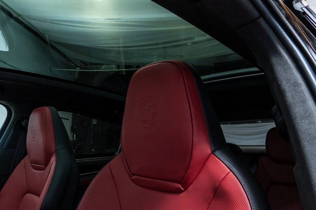 2026 Porsche Cayenne Turbo E-Hybrid Coupe photo 24