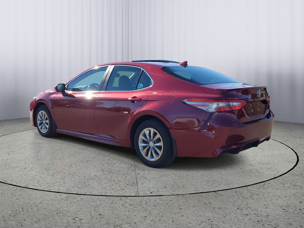2018 Toyota Camry SE photo 3