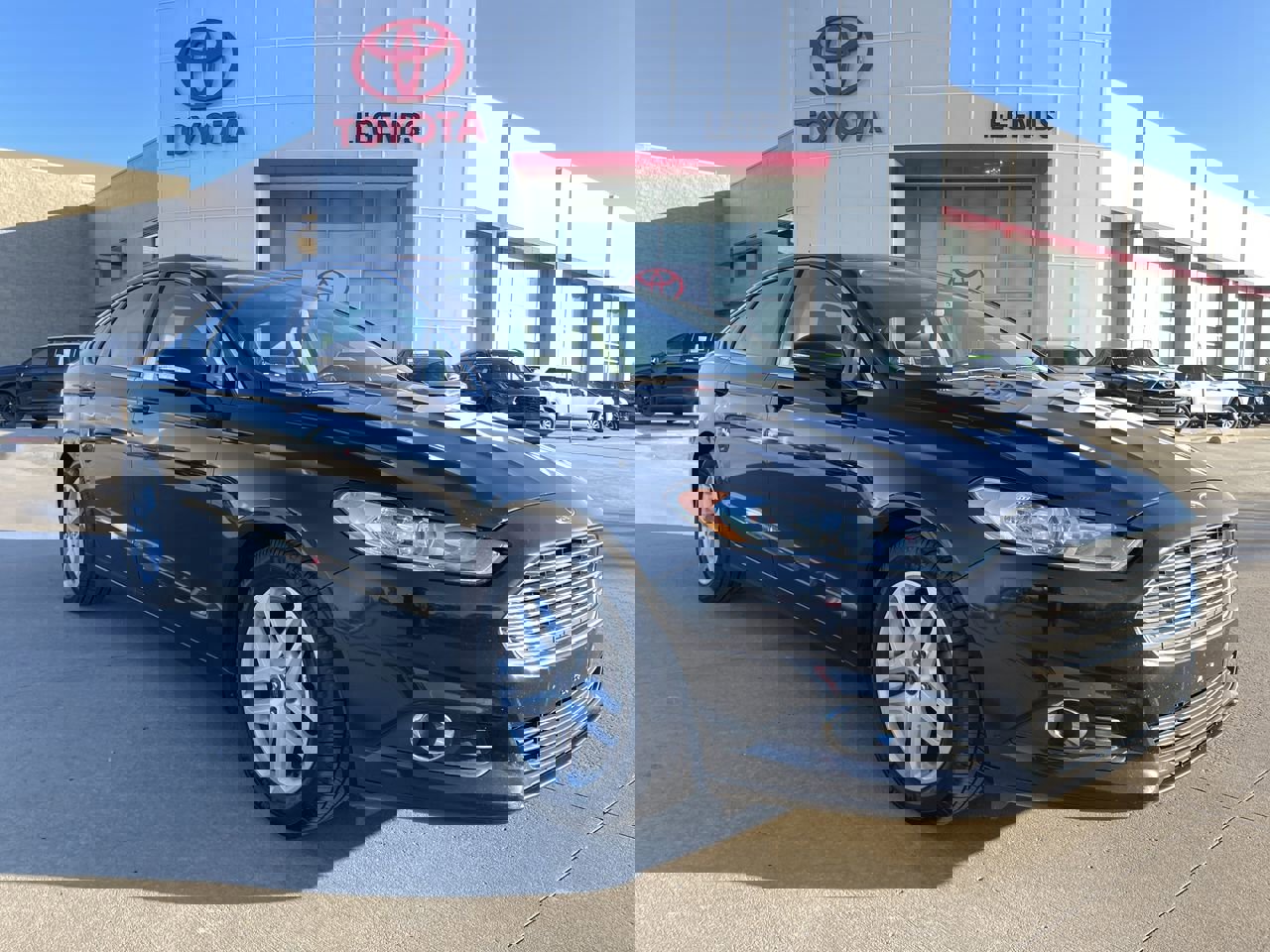 2014 Ford Fusion SE's photo